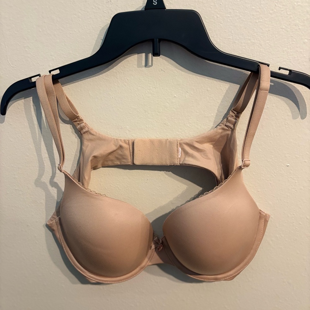Victoria’s Secret Women's Nude Bra size 36B new without tags. Never worn.